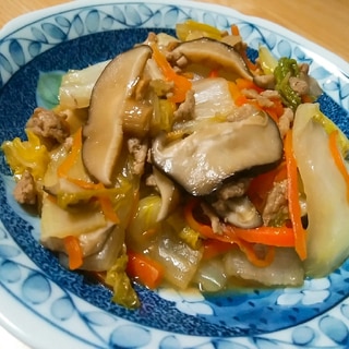 豚ひき肉と白菜と人参と椎茸の炒め物